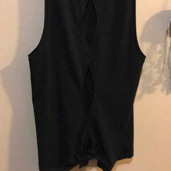 NWOT Victoria Sport Tank Top - Picture 4 of 5